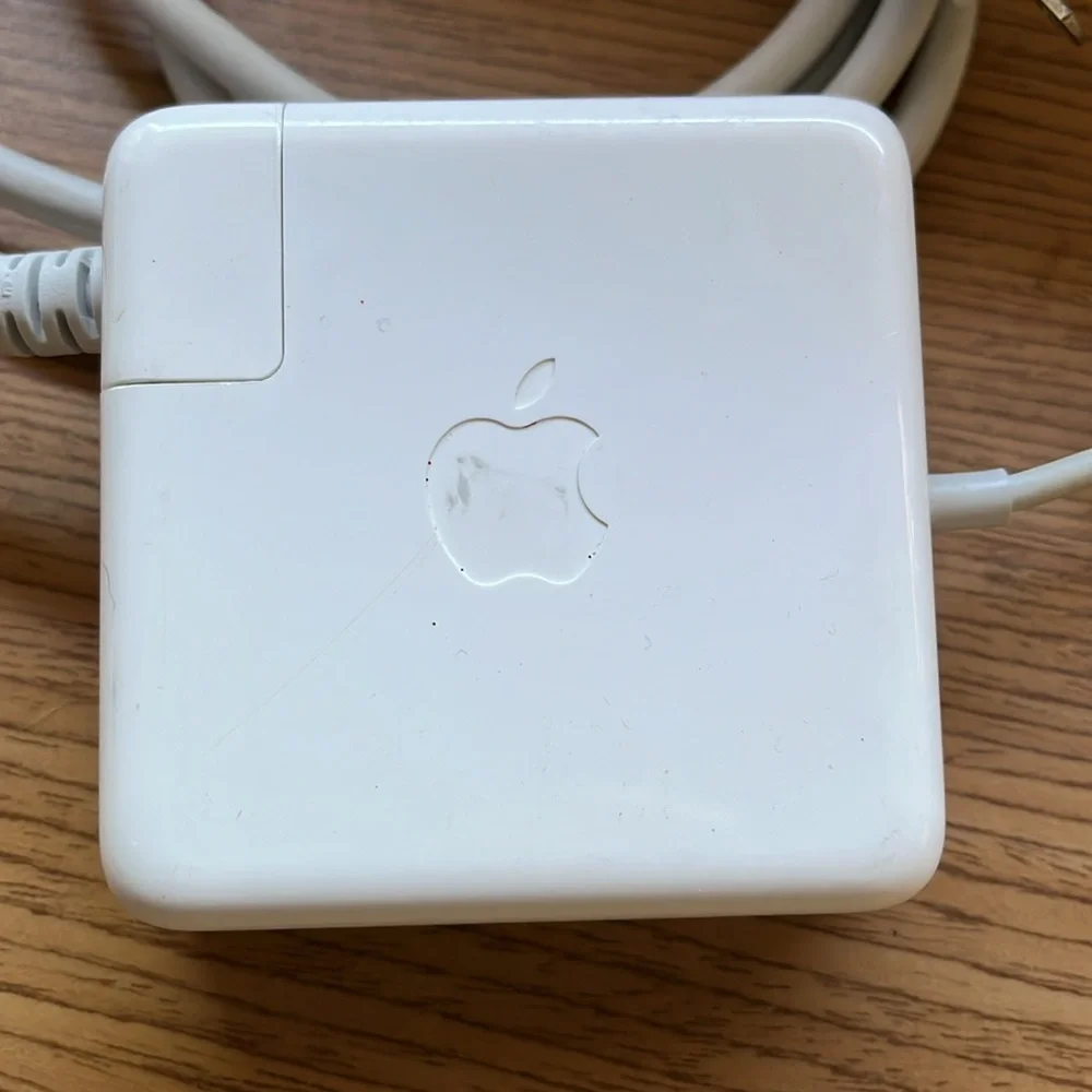 Apple 85W MagSafe Power Adapter